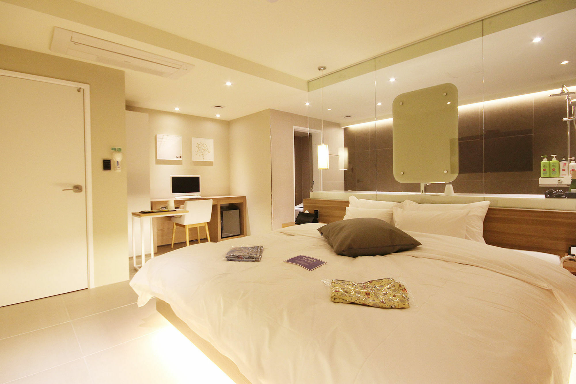 Hotel Yaja Sasang Terminal Puszan Kültér fotó